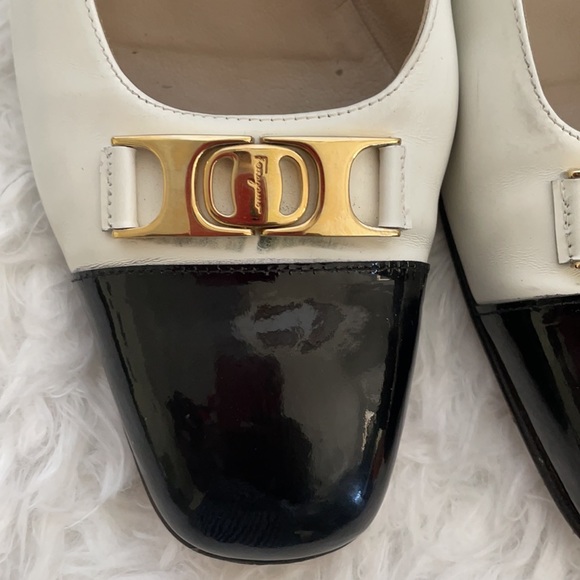 ❤️❤️❤️PRICE DROP❤️❤️Women’s Ferragamo Black & White Flats Size 7.5C - Picture 5 of 8